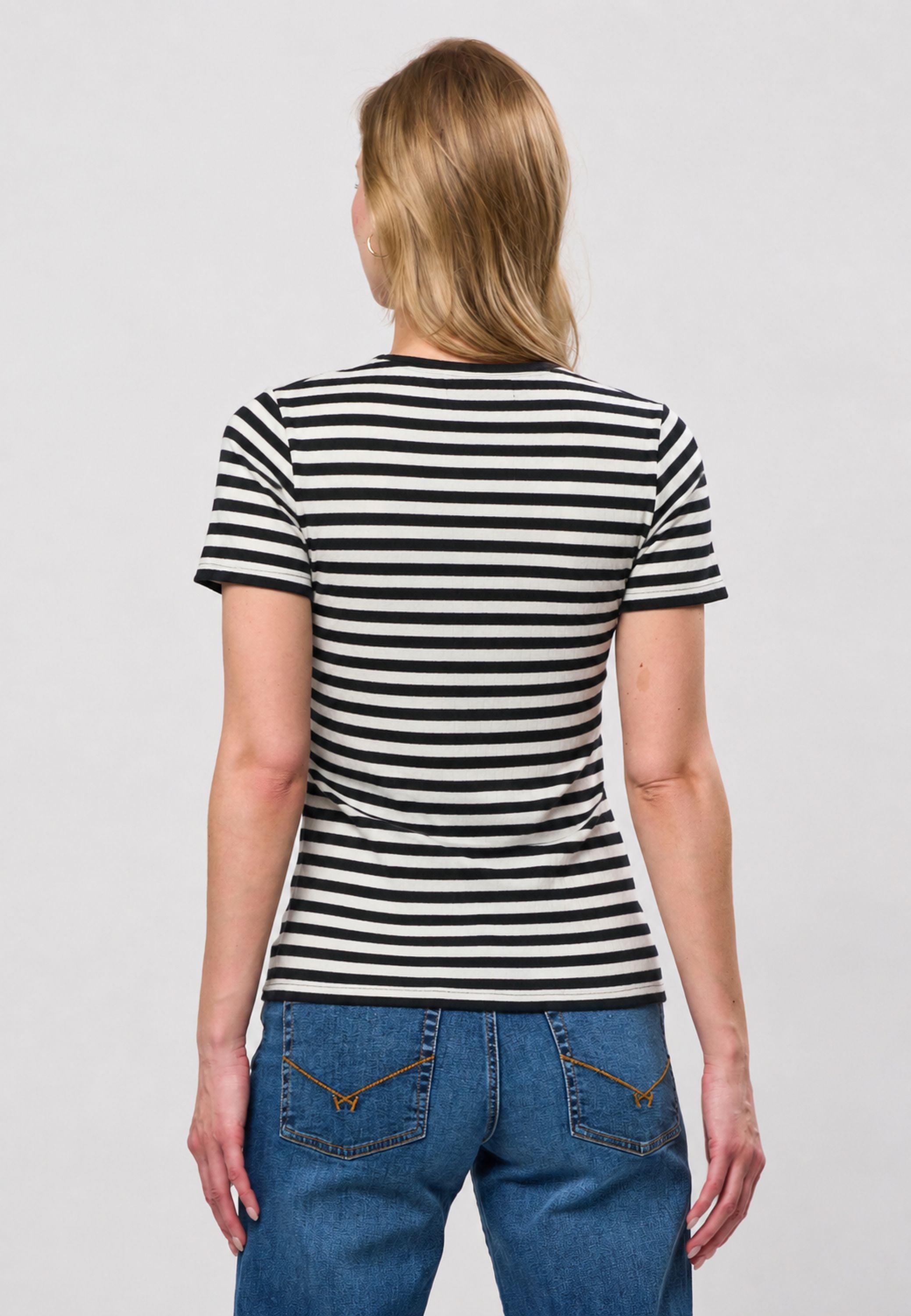 UWCarla T-shirt