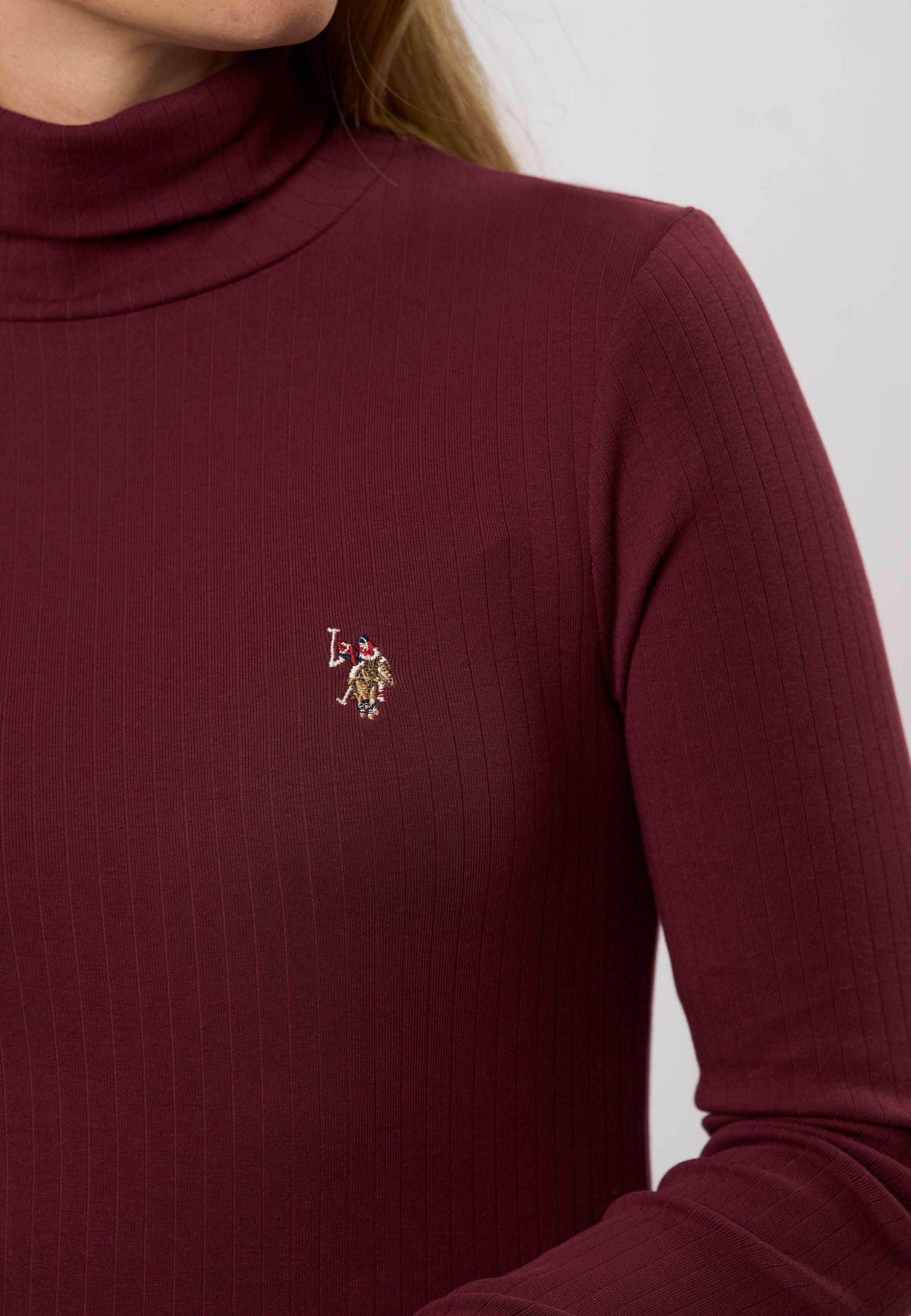 UWKarla Rib Turtleneck