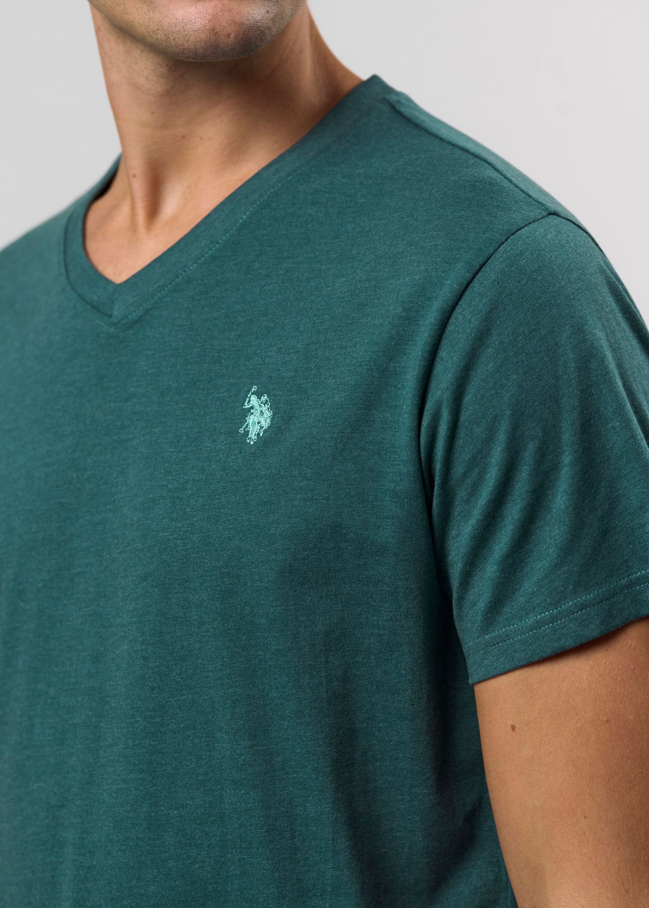 UMCem V-neck T-shirt