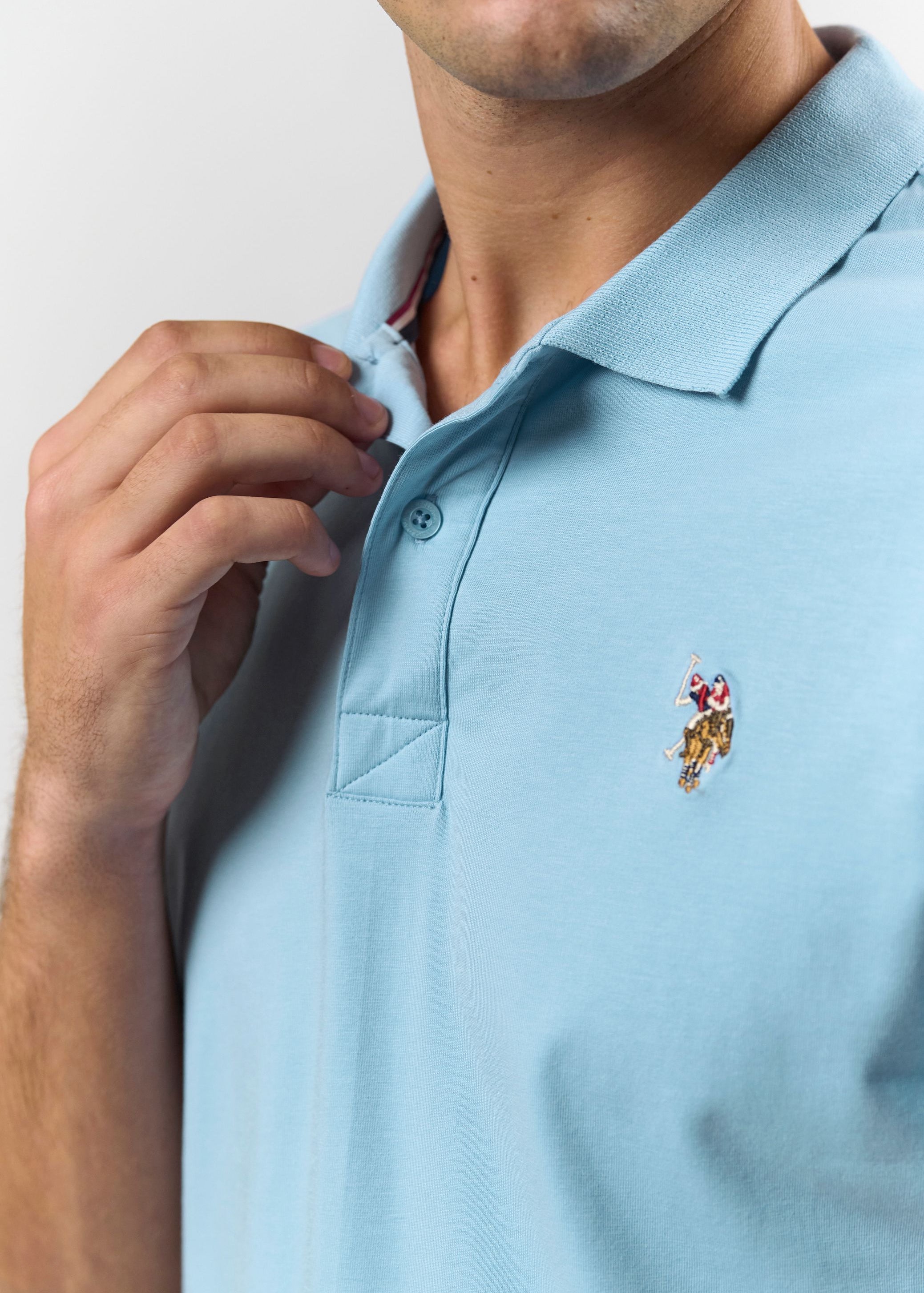 UMCostin Polo
