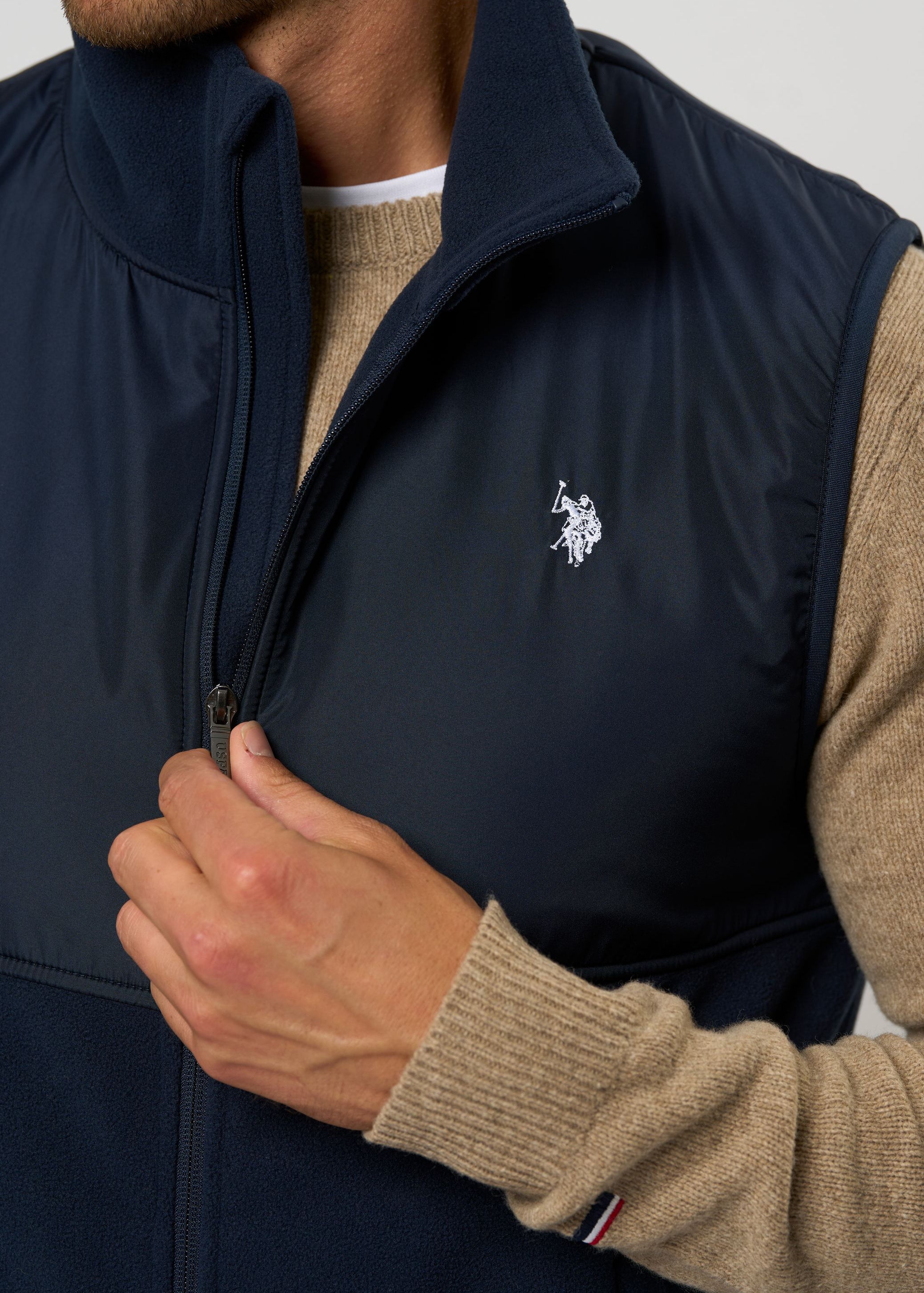 UMWesti fleece vest