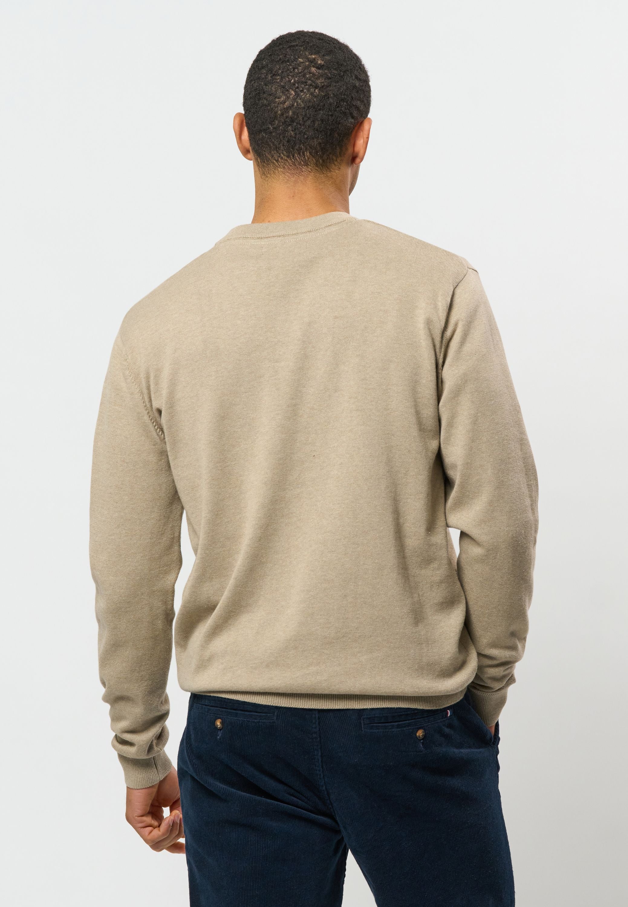 UMCosmo V-neck Knit