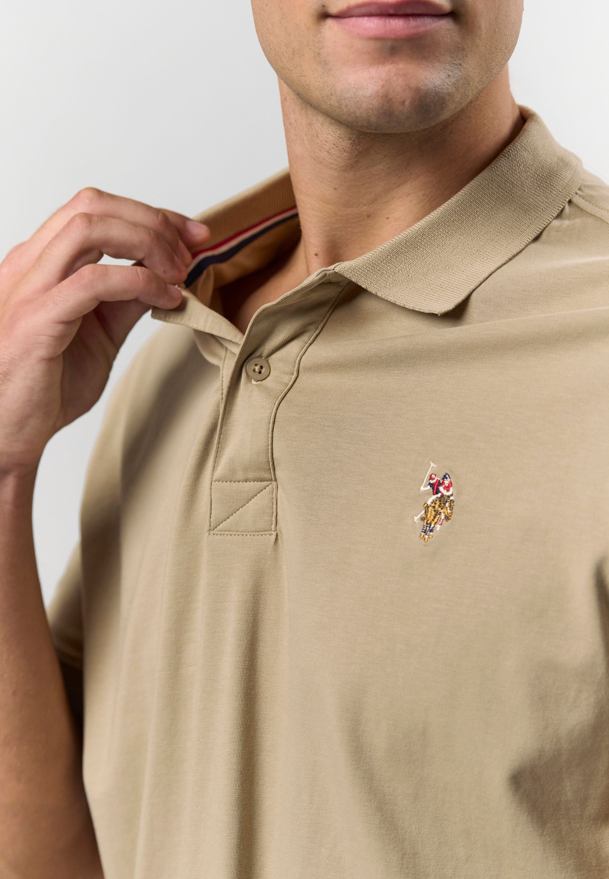 UMCostin Polo