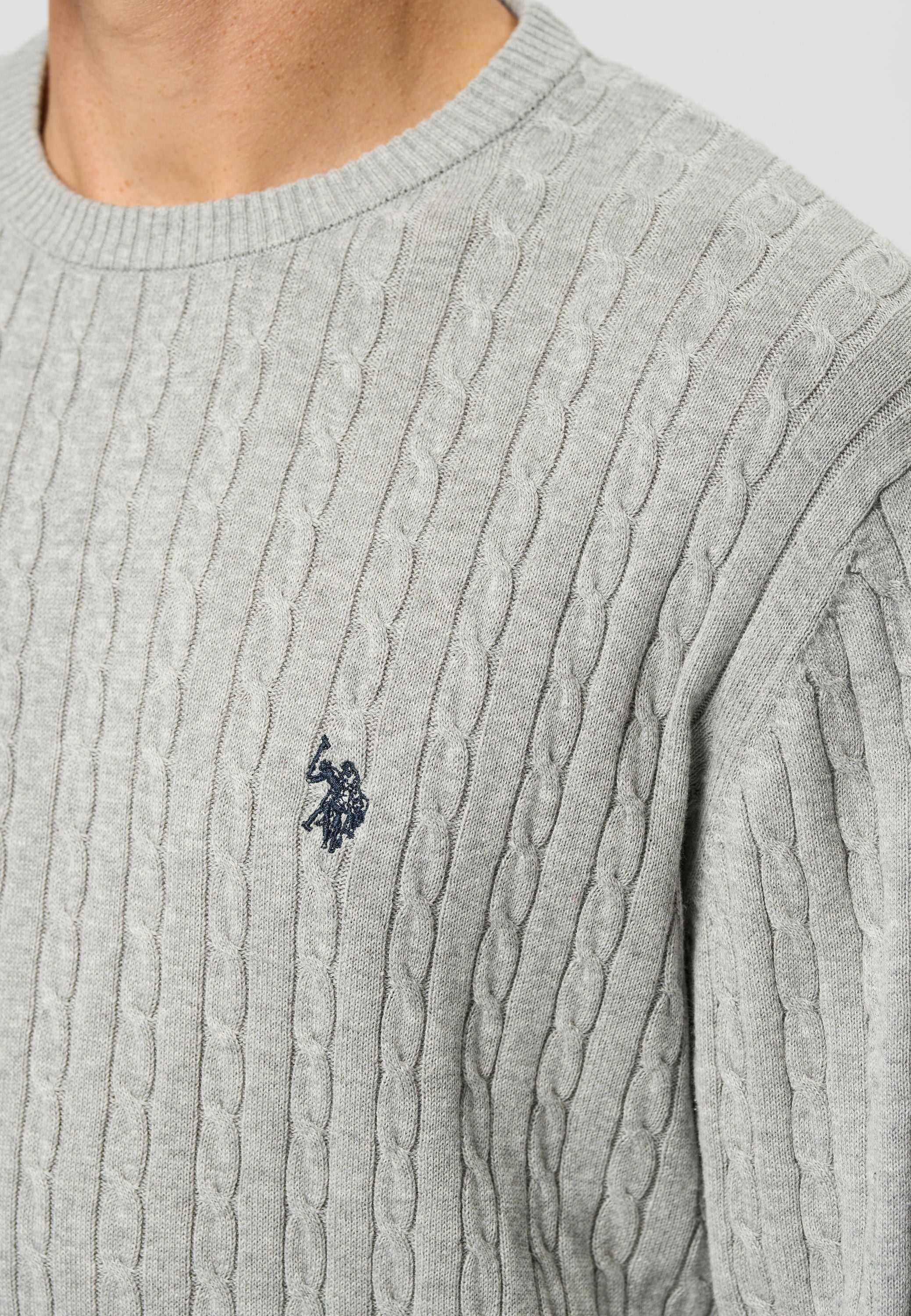 UMMads Cable Knit